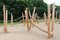 Dreieckspodest Endgestell mit Aufgang aus Kokostau Endgestell mit Seilaufgang mit Laufhölzern, © Richter Spielgeräte GmbH