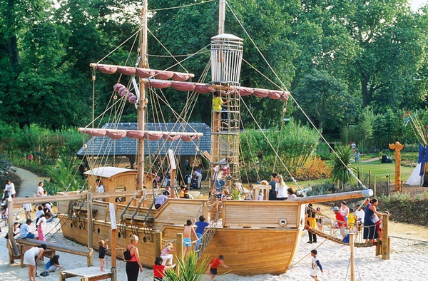 Large Twin-Masted Ship