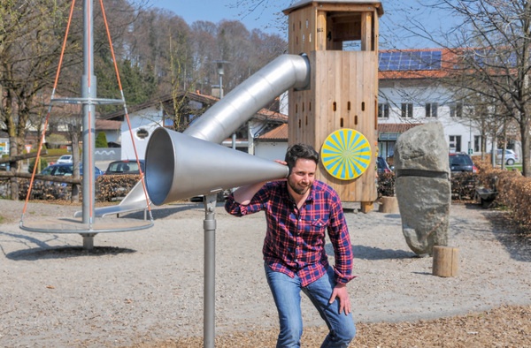 Ear- and Speaking Trumpet